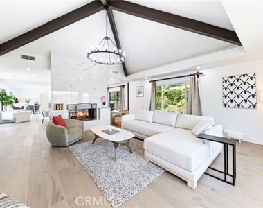 2199 Summitridge Drive - Photo Thumbnail 7