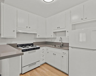 15286 Sutton Street - Photo Thumbnail 10