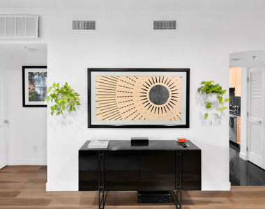 851 N San Vicente Boulevard - Photo Thumbnail 6