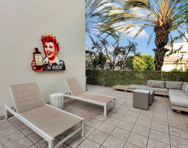 851 N San Vicente Boulevard - Photo Thumbnail 19