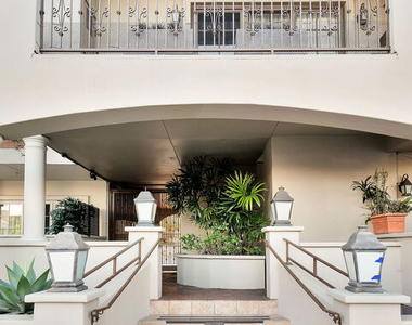 851 N San Vicente Boulevard - Photo Thumbnail 25
