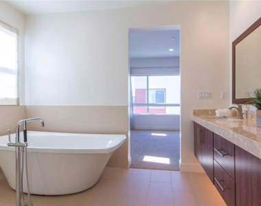 12642 Sandhill Lane - Photo Thumbnail 6