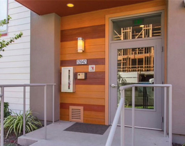 12642 Sandhill Lane - Photo Thumbnail 2