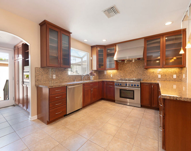 4948 Petit Avenue - Photo Thumbnail 9