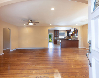 4948 Petit Avenue - Photo Thumbnail 31
