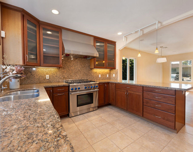 4948 Petit Avenue - Photo Thumbnail 10
