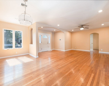 4948 Petit Avenue - Photo Thumbnail 35