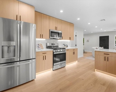 9028 Keith Avenue - Photo Thumbnail 6