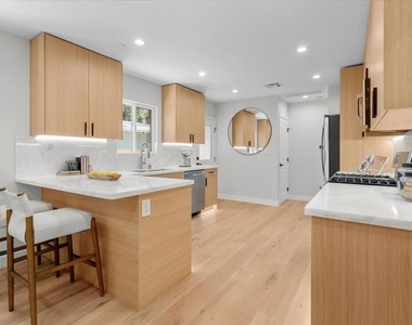 9028 Keith Avenue - Photo Thumbnail 4