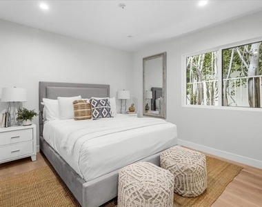 9028 Keith Avenue - Photo Thumbnail 11