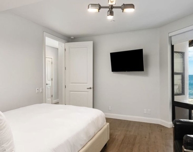 25252 Malibu Road - Photo Thumbnail 11