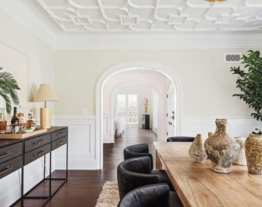 834 S Tremaine Avenue - Photo Thumbnail 10