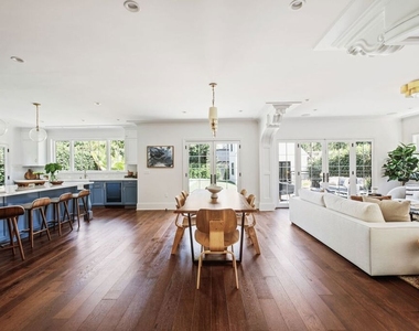 834 S Tremaine Avenue - Photo Thumbnail 17