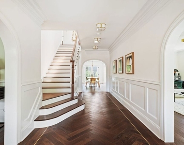 834 S Tremaine Avenue - Photo Thumbnail 28