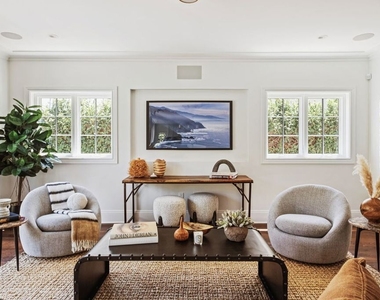 834 S Tremaine Avenue - Photo Thumbnail 12