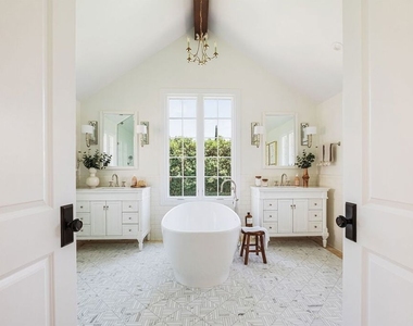 834 S Tremaine Avenue - Photo Thumbnail 34