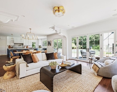 834 S Tremaine Avenue - Photo Thumbnail 18