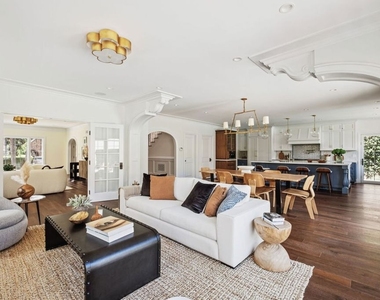 834 S Tremaine Avenue - Photo Thumbnail 15