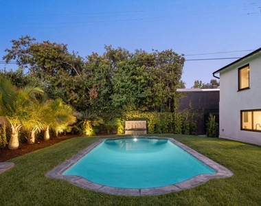 834 S Tremaine Avenue - Photo Thumbnail 6