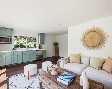 834 S Tremaine Avenue - Photo Thumbnail 48