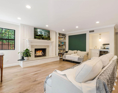 4415 Conchita Way - Photo Thumbnail 13
