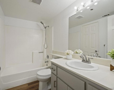 221 Donax Ave - Photo Thumbnail 16