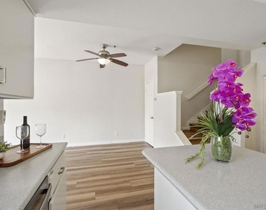 221 Donax Ave - Photo Thumbnail 9