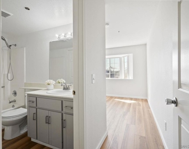 221 Donax Ave - Photo Thumbnail 15