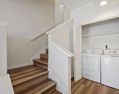 221 Donax Ave - Photo Thumbnail 12