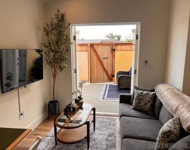 1044 3rd St - Photo Thumbnail 2