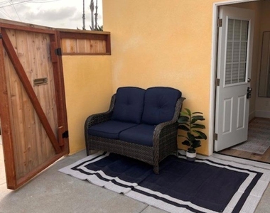 1044 3rd St - Photo Thumbnail 18