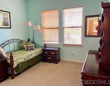 11704 Eastfield Rd - Photo Thumbnail 2