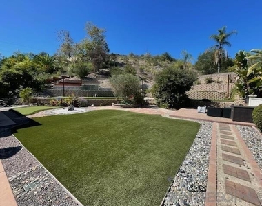 11704 Eastfield Rd - Photo Thumbnail 3
