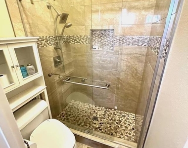 11704 Eastfield Rd - Photo Thumbnail 10