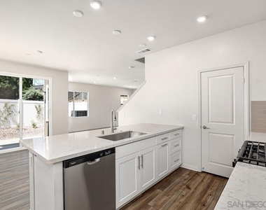 1527 Wingwood - Photo Thumbnail 7