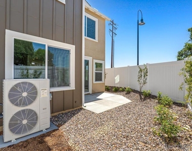 1527 Wingwood - Photo Thumbnail 11