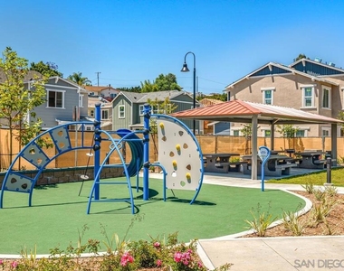 1527 Wingwood - Photo Thumbnail 28