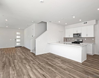 1527 Wingwood - Photo Thumbnail 4