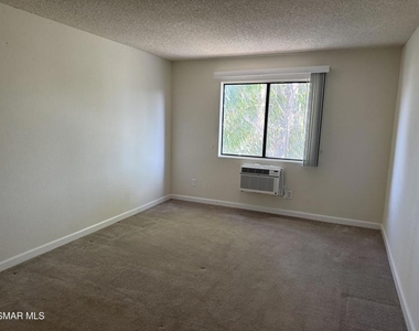 18530 Hatteras Street - Photo Thumbnail 7