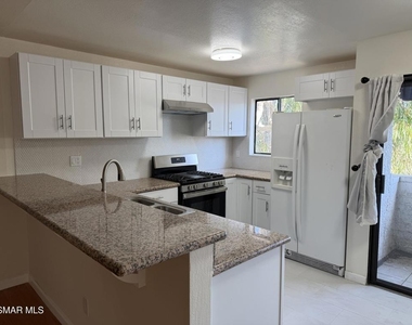18530 Hatteras Street - Photo Thumbnail 3