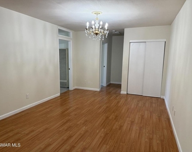 18530 Hatteras Street - Photo Thumbnail 2