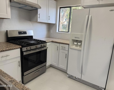 18530 Hatteras Street - Photo Thumbnail 4
