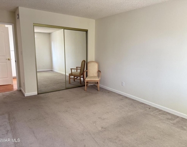 18530 Hatteras Street - Photo Thumbnail 8