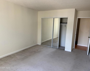18530 Hatteras Street - Photo Thumbnail 12