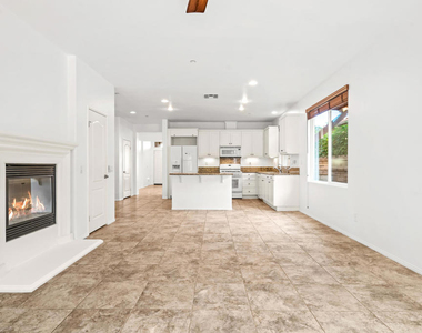 2651 Desert Breeze Way - Photo Thumbnail 29
