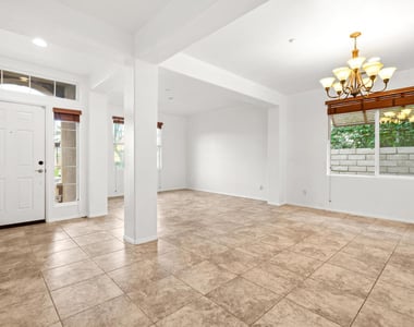 2651 Desert Breeze Way - Photo Thumbnail 4