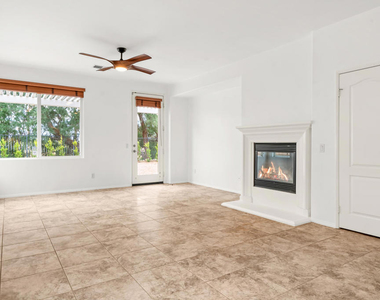 2651 Desert Breeze Way - Photo Thumbnail 7