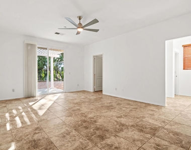 2651 Desert Breeze Way - Photo Thumbnail 17