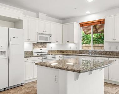 2651 Desert Breeze Way - Photo Thumbnail 25