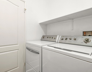 2651 Desert Breeze Way - Photo Thumbnail 35